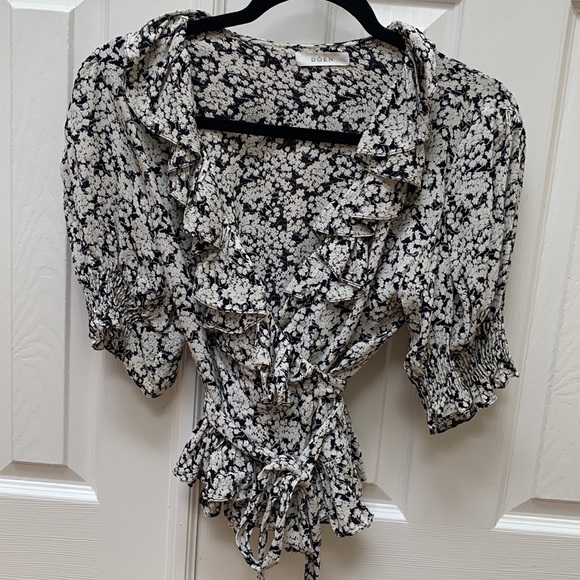 Doen Tops - 🎻DOEN Viola floral wrap blouse